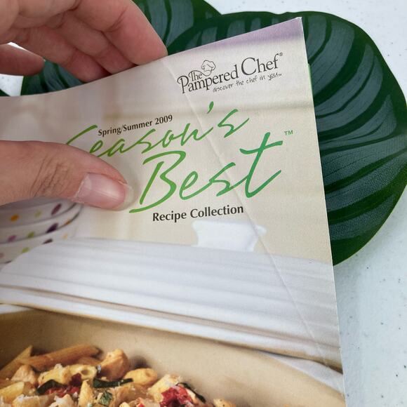 The Pampered Chef Season's Best 2009 Spring Recipe Collection Paperback Cookbook - Picture 4 of 8